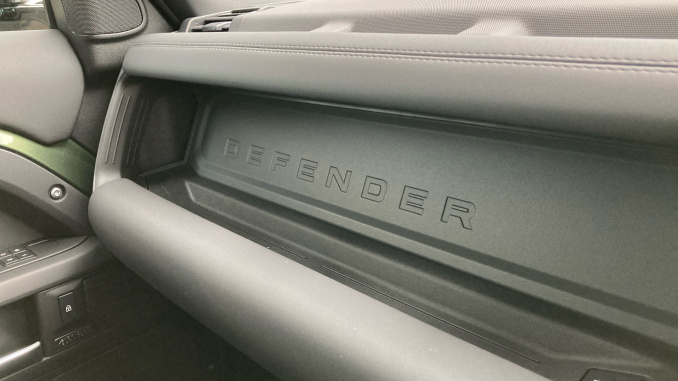 Land Rover Defender 3.0 D250 X-Dynamic HSE 110 5dr Auto Diesel Estate - Image 29